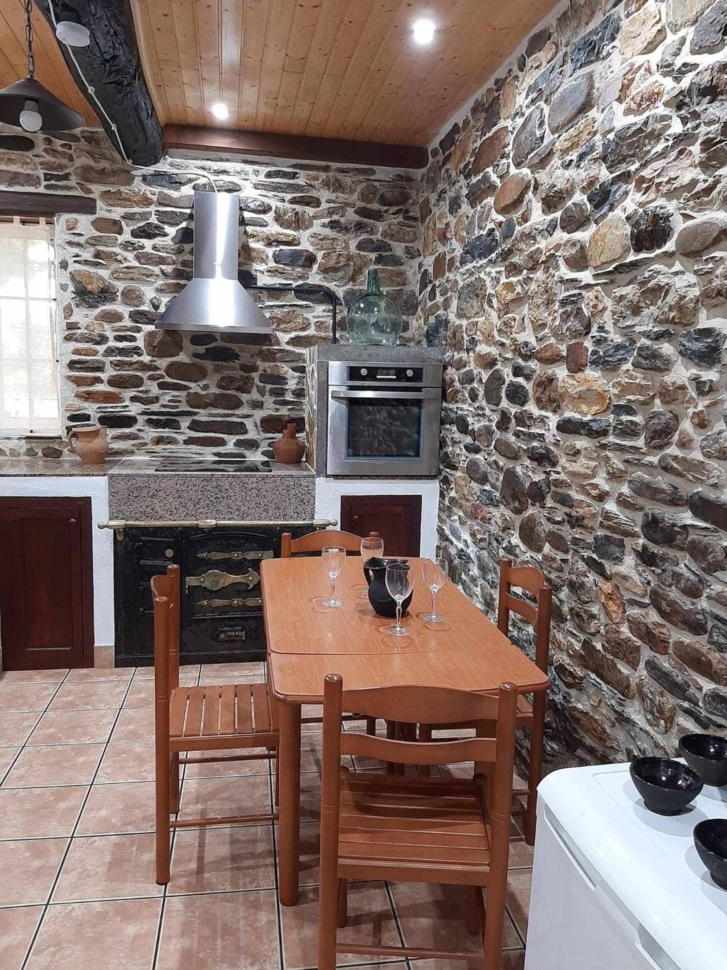 Casa Do Hiebra Alojamiento Rural Ribeira Sacra Castroncelos エクステリア 写真